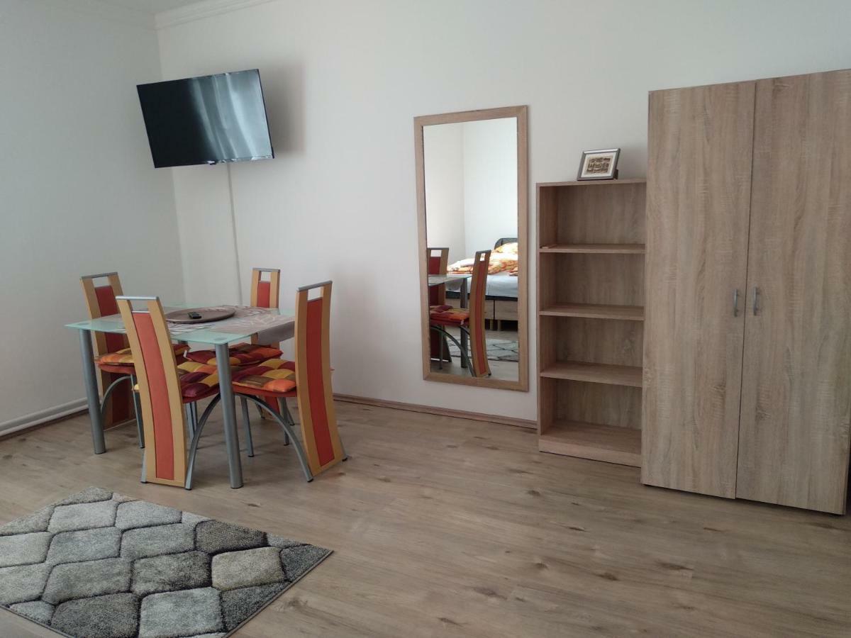 Fuege Vendeghaz Hotel Mişcolţ Exterior foto